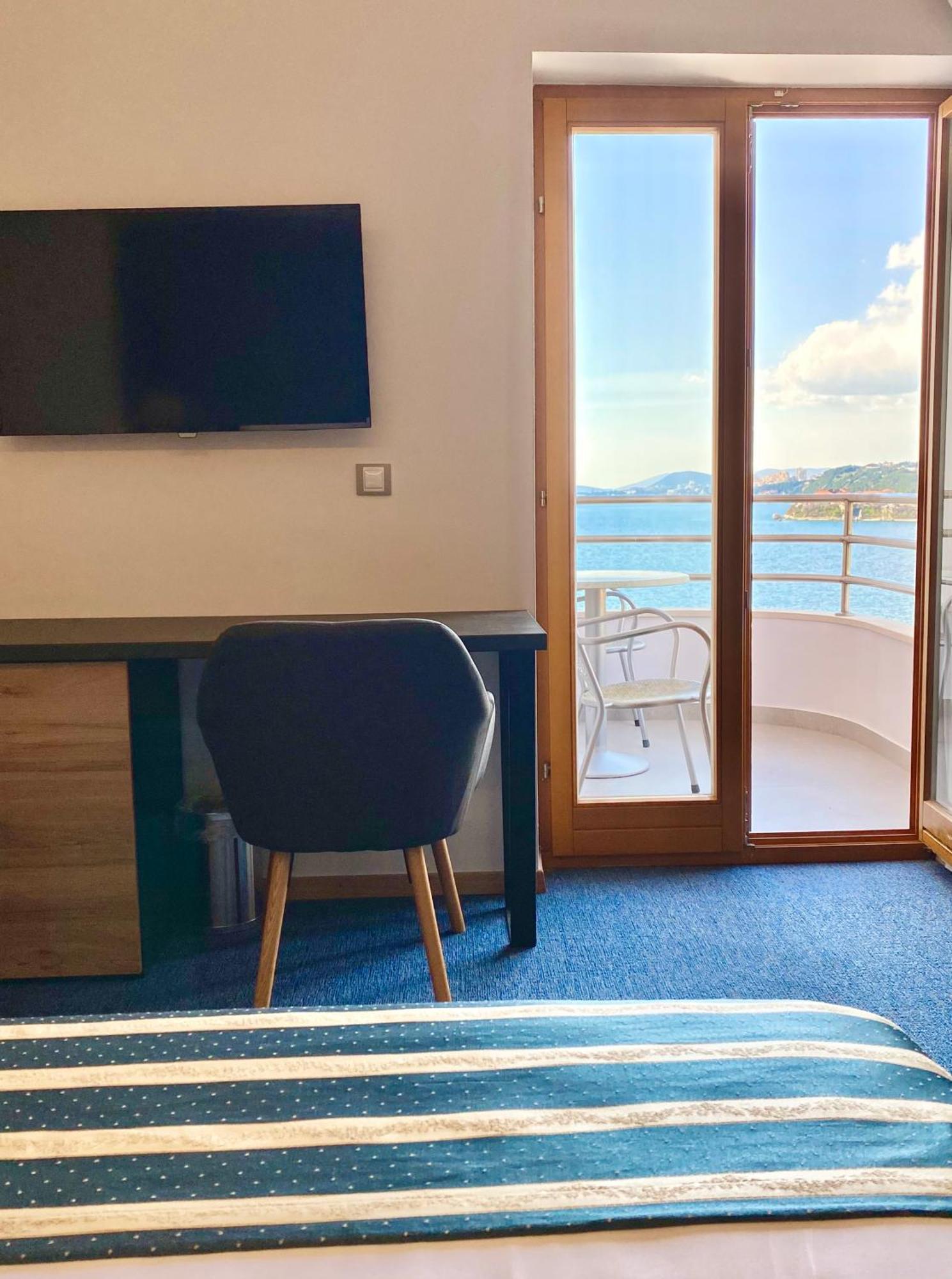 Апартаменты-студио For rent in new building Подстрана Номер фото