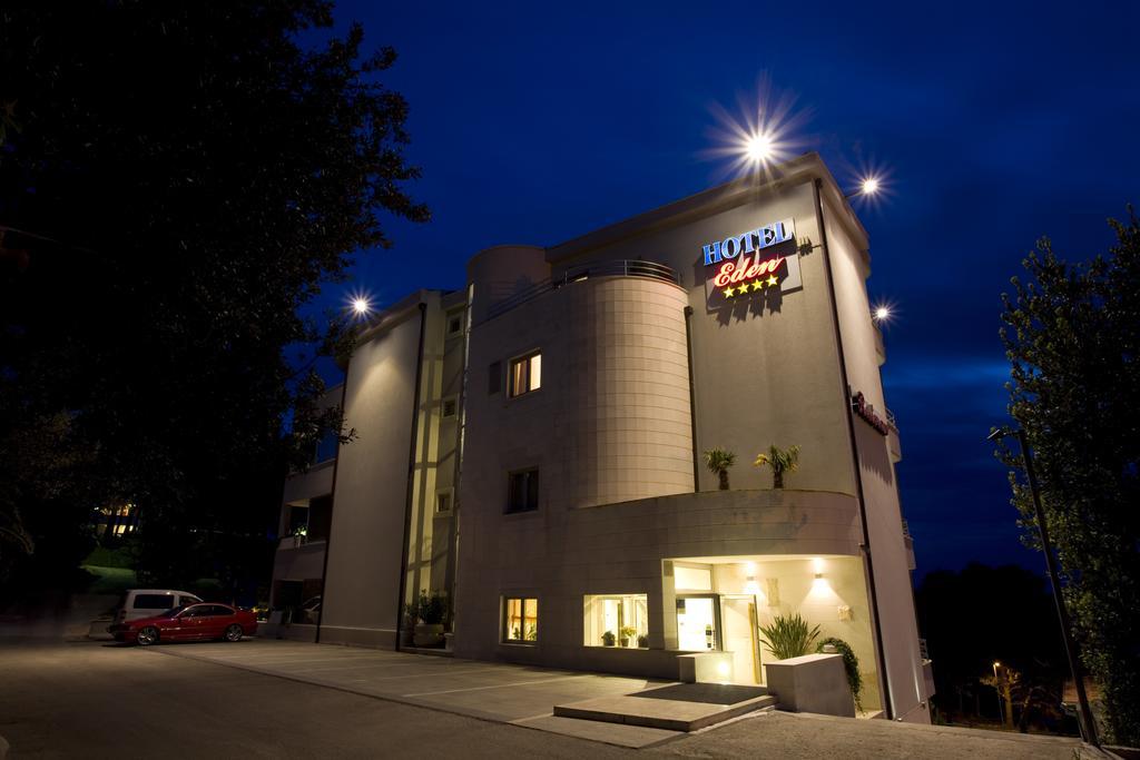 Апартаменты-студио For rent in new building Подстрана Экстерьер фото